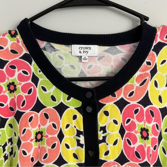 Crown & Ivy Colorful Bold Preppy Medallion Print Lightweight Cardigan - Picture 3 of 3